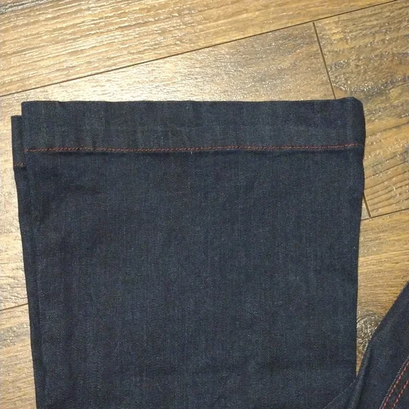 INC Flare Leg - Picture 4 of 4